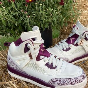Jordan Spizike GS Bordeaux size 6.5 youth